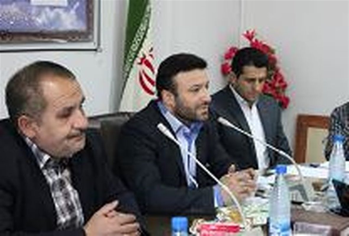 مدیرکل ورزش جوانان خوزستان اولین زمین چمن فوتبال 5 نفره کشور را در استان احداث کند 