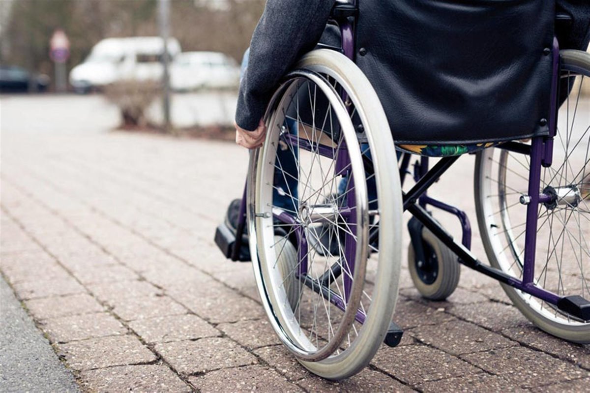 معلولان و مسیر ناهموار دسترسی به اماکن شهری