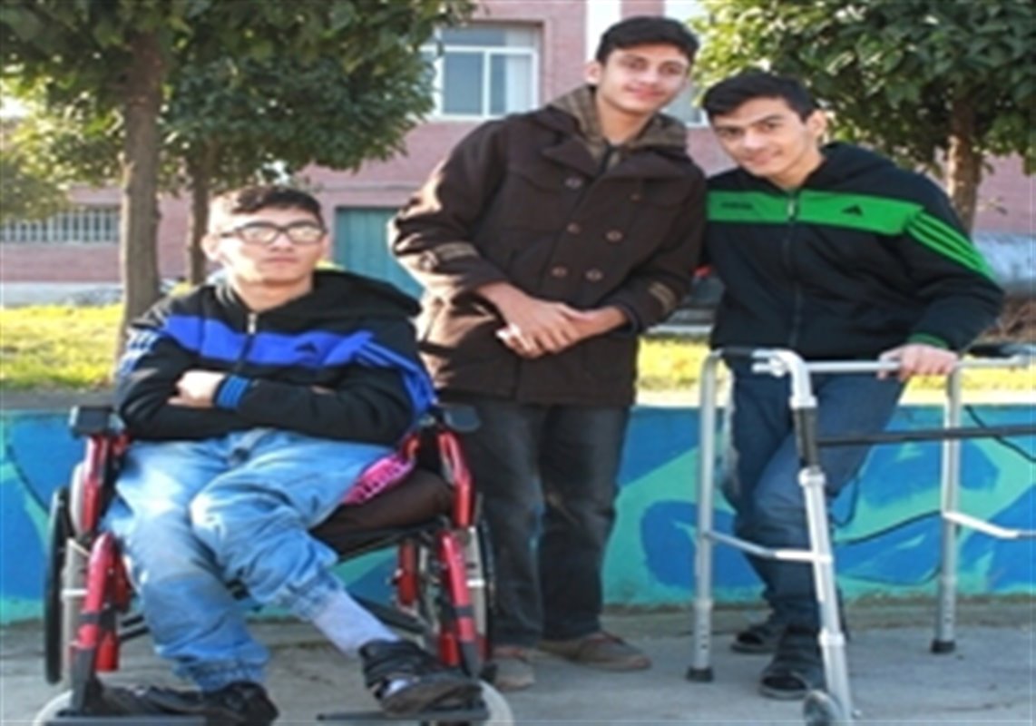درخشش دانش آموزان معلول ساروی در جشنواره تئاتر 