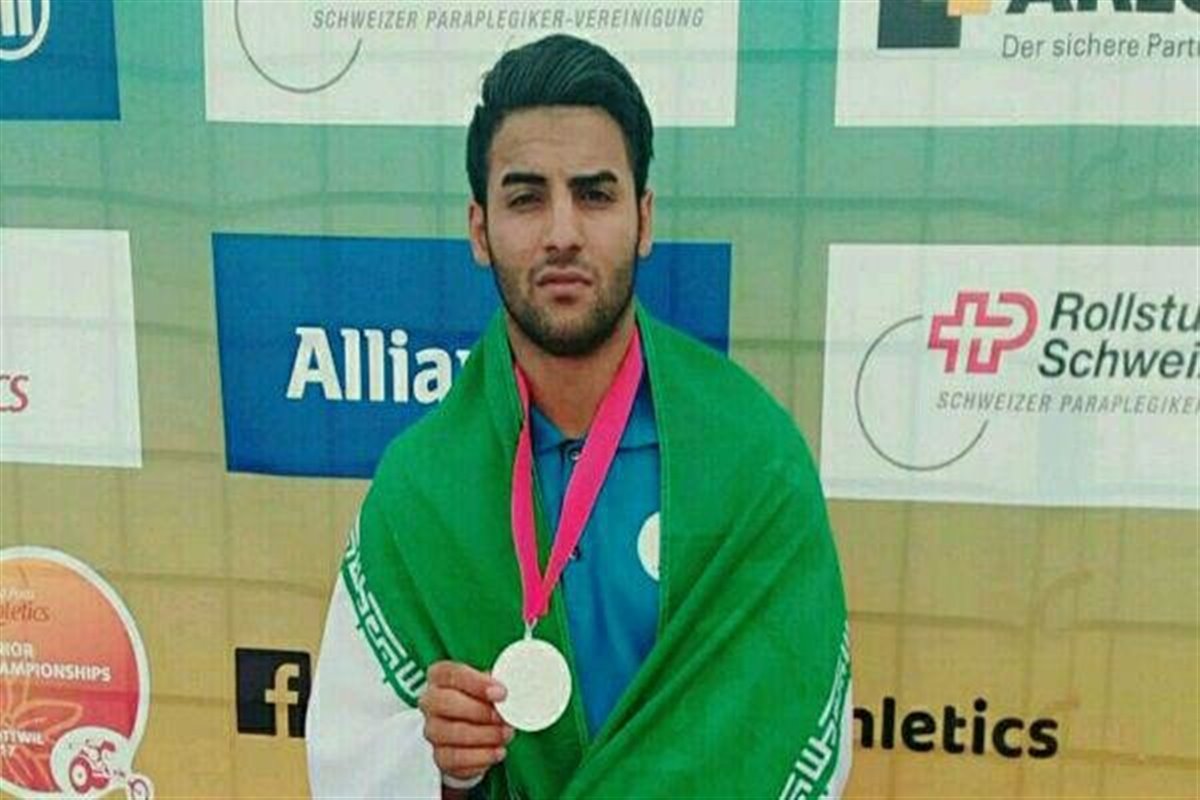ورزشکار معلول کرمانشاهی مدال‌هایش را به شهدای مدافع حرم تقدیم کرد