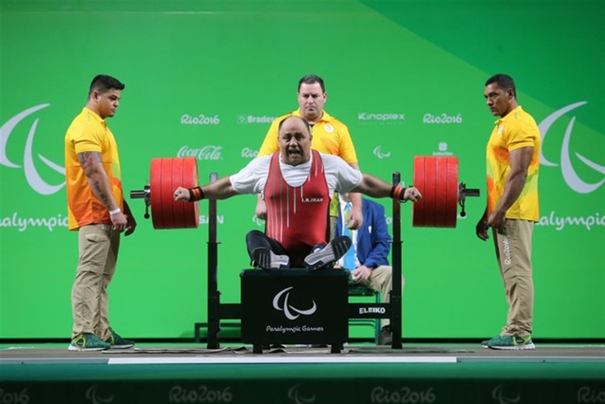 دارنده مدال برنز پارالمپیک: به خاطر بی‌احترامی مربیان از وزنه‌برداری معلولان کنار می‌کشم