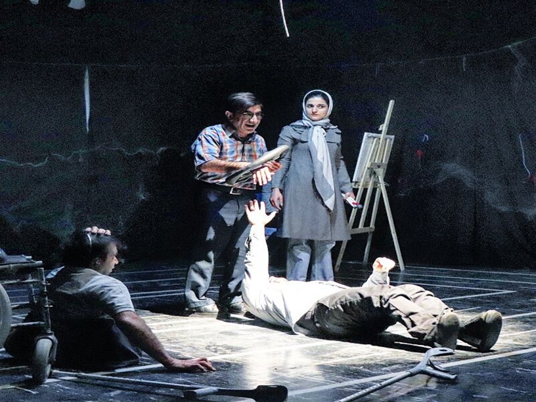 هنرنمایی معلولان در صحنه تماشاخانه استاد فقیه شیراز