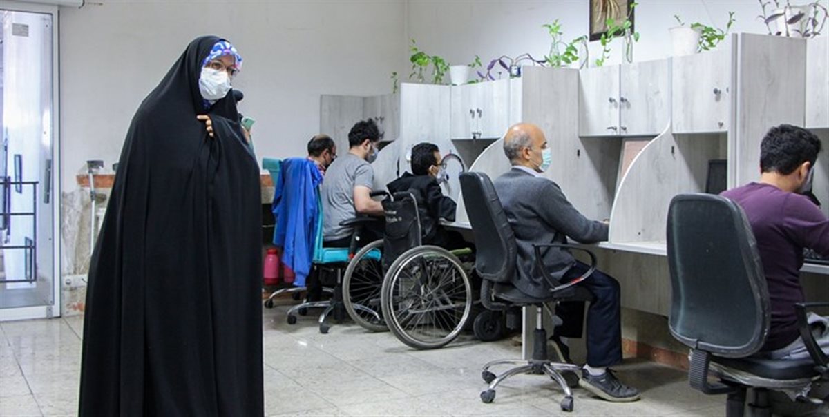 بازدید زهره الهیان از تنها مرکز اشتغال تخصصی معلولان