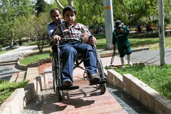 اجرای طرح پایلوت مناسب سازی 22 بوستان تهران برای معلولان
