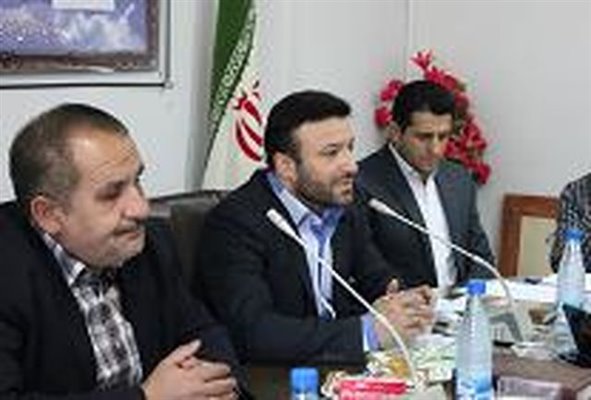 مدیرکل ورزش جوانان خوزستان اولین زمین چمن فوتبال 5 نفره کشور را در استان احداث کند 