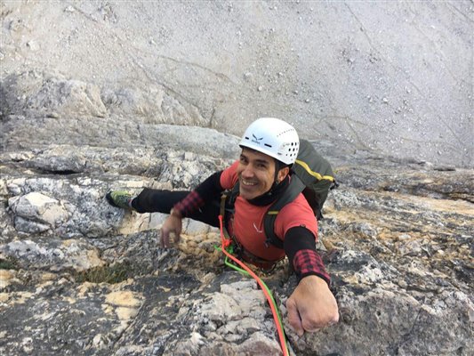 سنگنورد معلول ایرانی قله «سه قلو» آلپ ایتالیا را فتح کرد