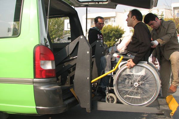 برای اخذ پلاک خودروی ون ویژه معلولان با مشکل مواجه هستیم