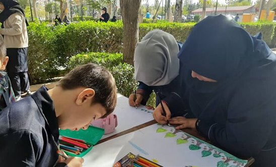 ایستگاه نقاشی برای دانش آموزان استثنایی در تبریز برگزار شد 