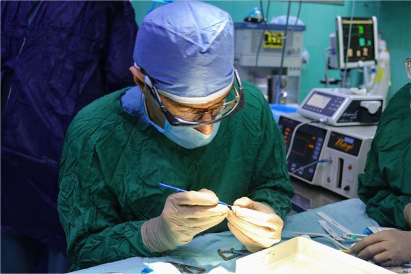 جراحی پیوند قرنیه مصنوعی دندانی استخوانی در کشور انجام شد