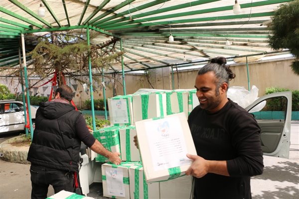 باشگاه اکسیژن بسته های غذایی- بهداشتی به خیریه رد اهدا کرد