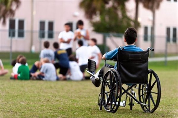یک روانشناس: باید مراقب شرایط روحی معلولین بود