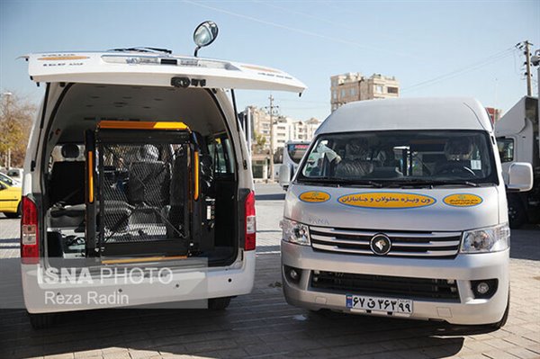 استقرار خودروهای حمل و نقل ویژه معلولان در پایانه‌های شیراز