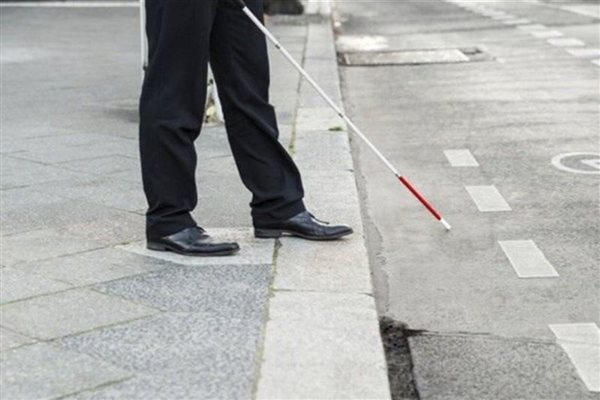 شهرداری‌ها به نصب چراغ‌های راهنمای صوتی برای نابینایان اقدام کنند