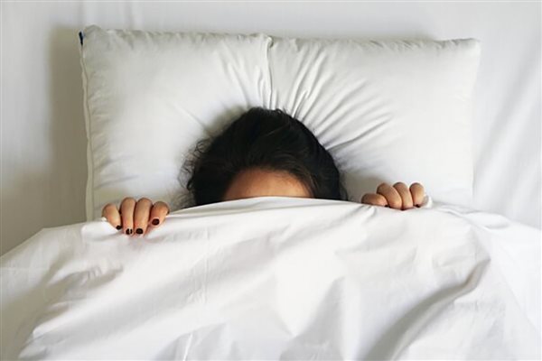 بدخوابی ممکن است احتمال ابتلا به آب سیاه چشم را افزایش دهد