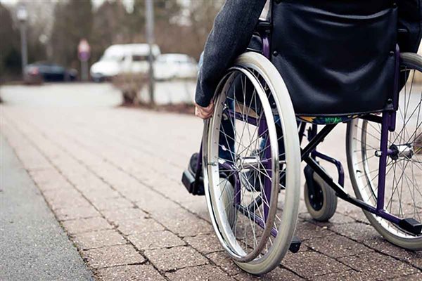 درخواست برابری حق پرستاری معلولان در منزل و مراکز/ دستور جدید برای سرویس‌ ایاب و ذهاب معلولان